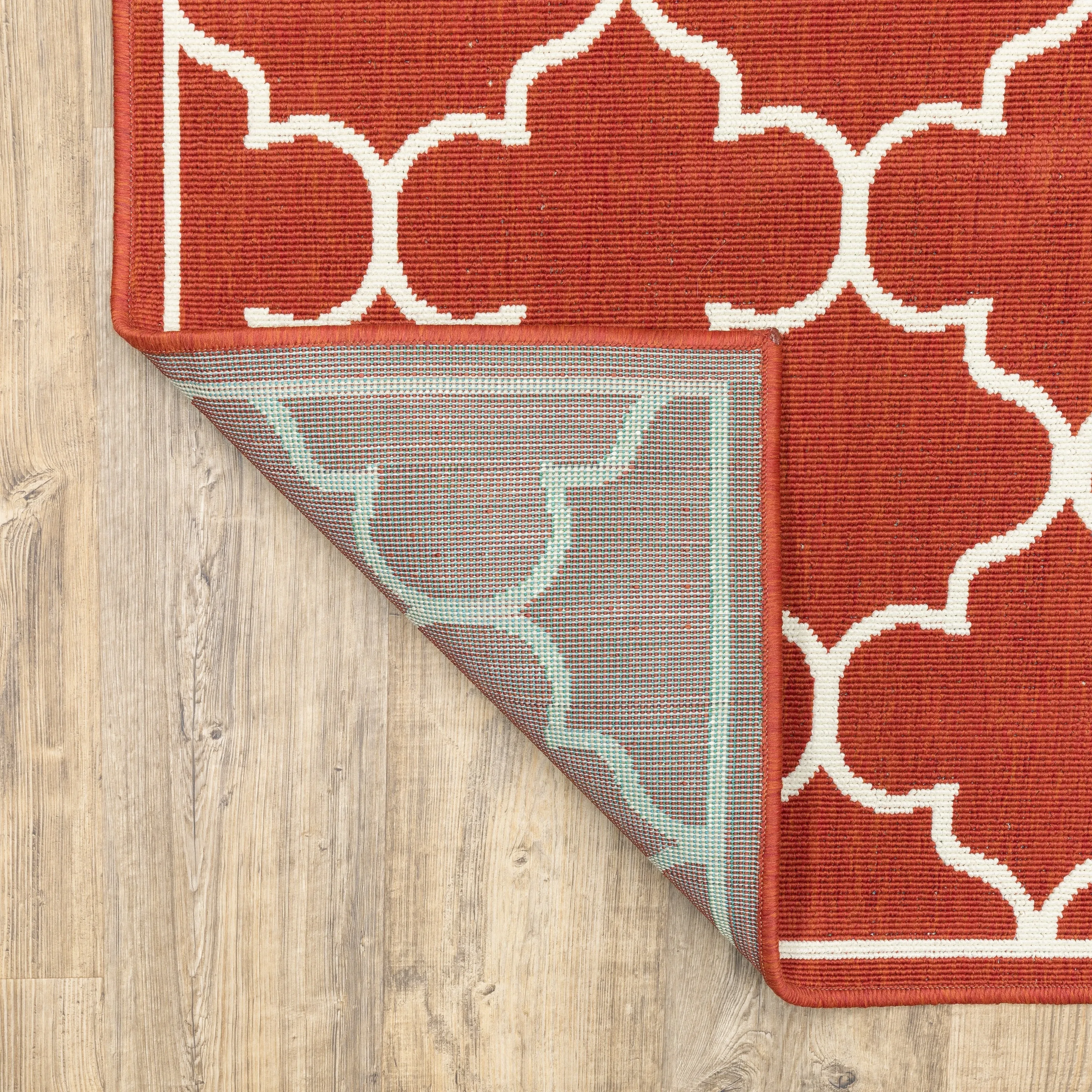 Vista Home Martinique Off-White/Brick Red Lattice Indoor/Outdoor Rug.