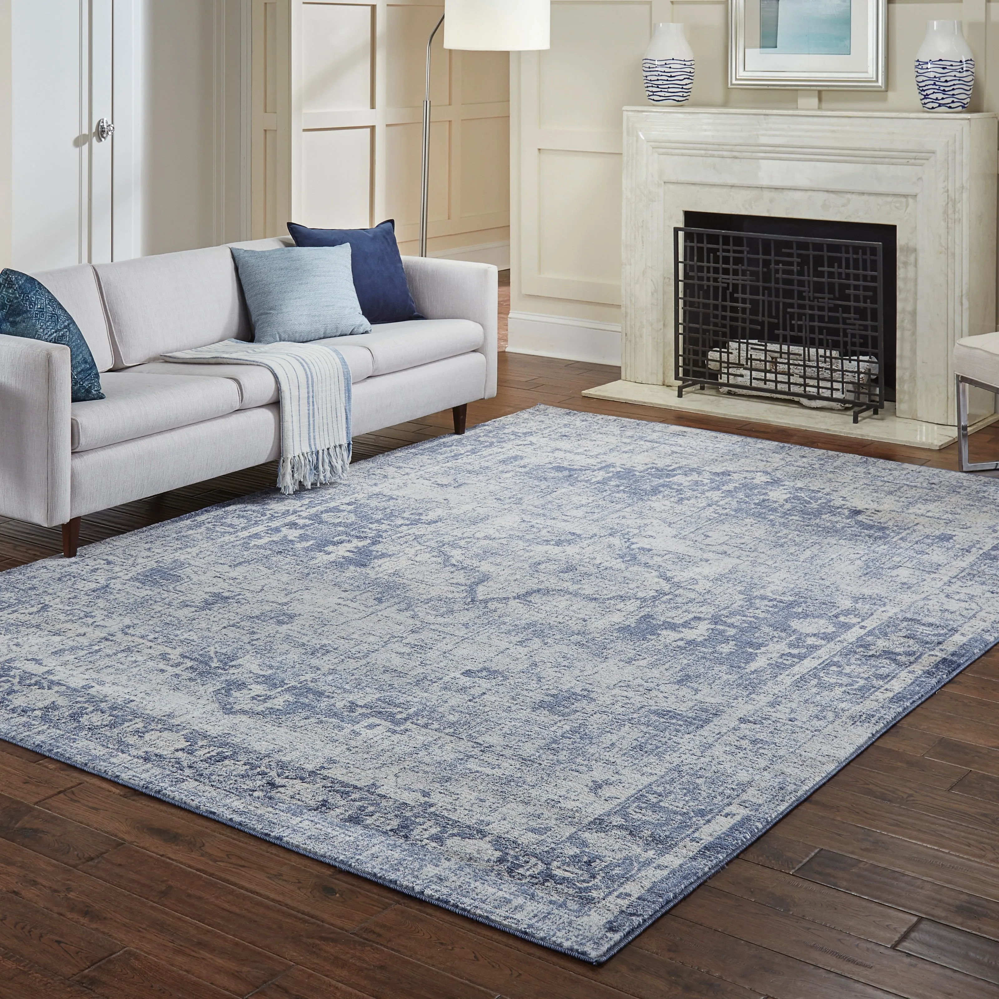 Vista Home Regent Distressed Medallion Blue/ Orange Area Rug