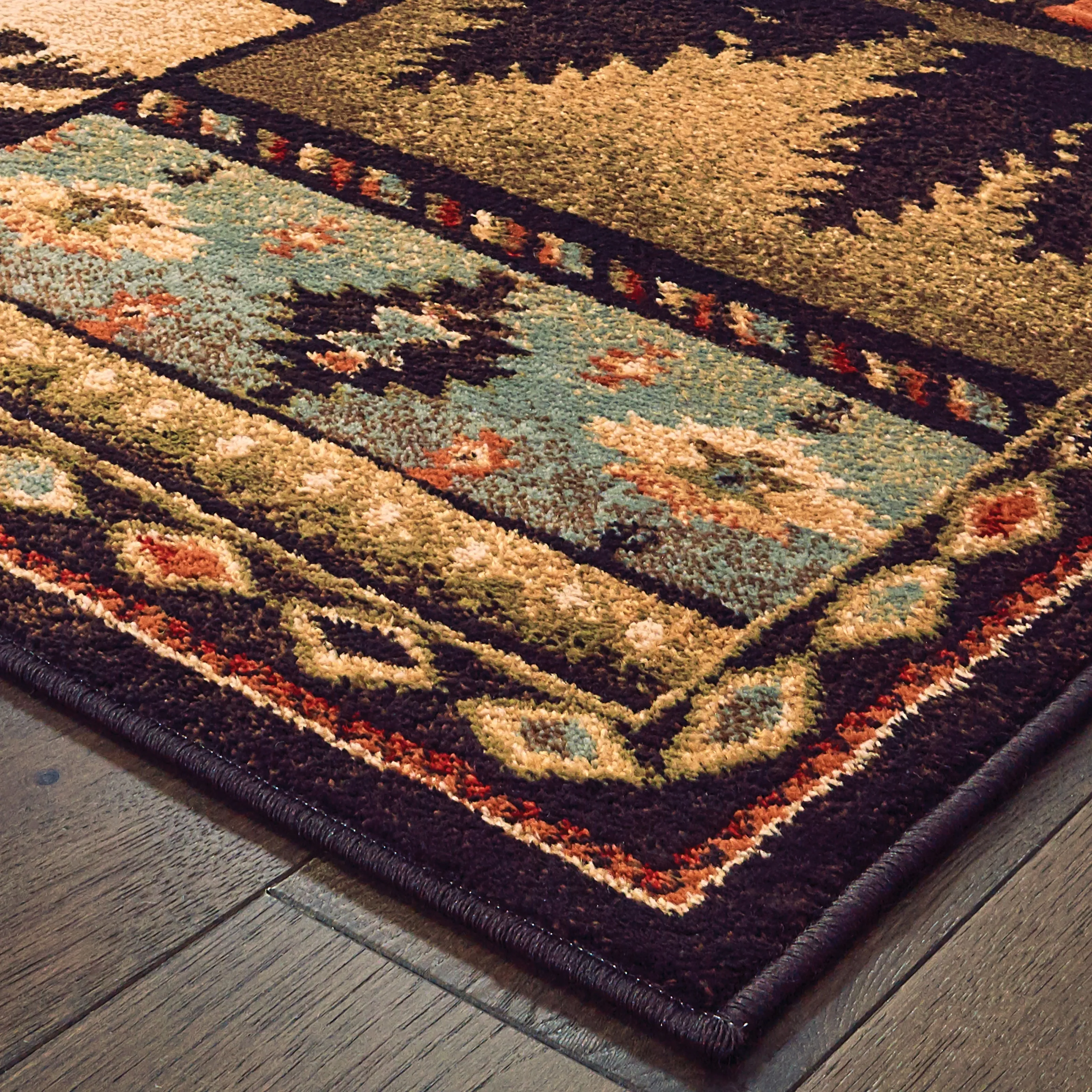 Vista Home Wilder Lodge Patchwork Black/Multi-colored Area Rug.