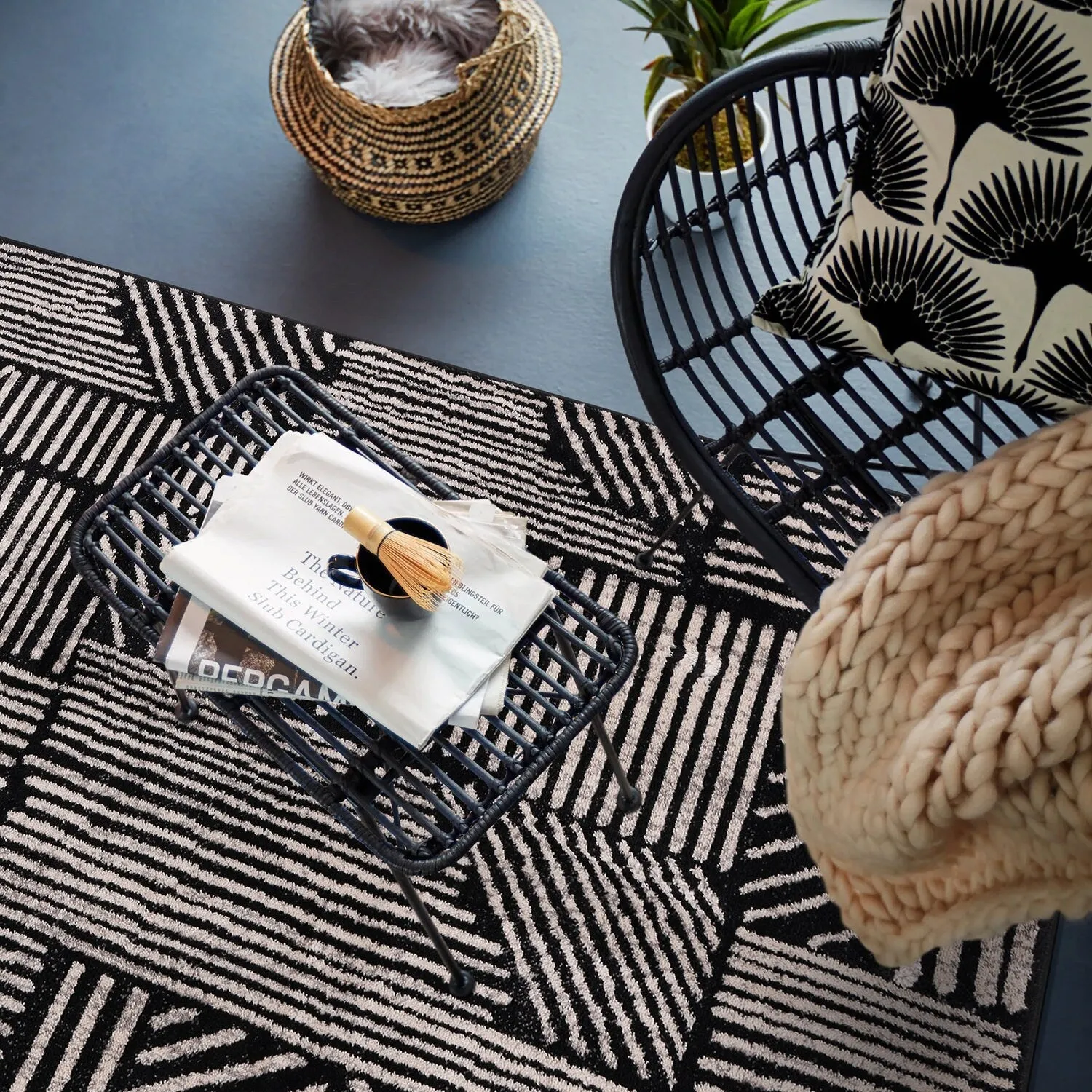 World Rug Gallery Contemporary Boho Stripes Black Area Rug