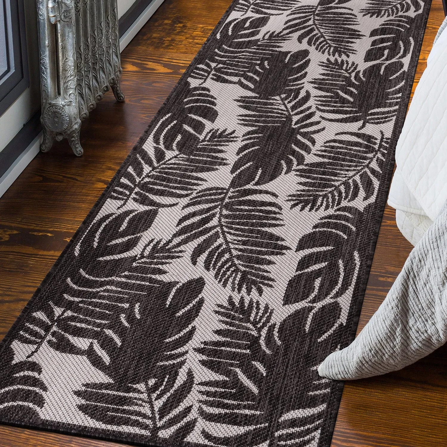 World Rug Gallery Floral Leaves Textured Flat Weave Indoor/Outdoor Area Rug