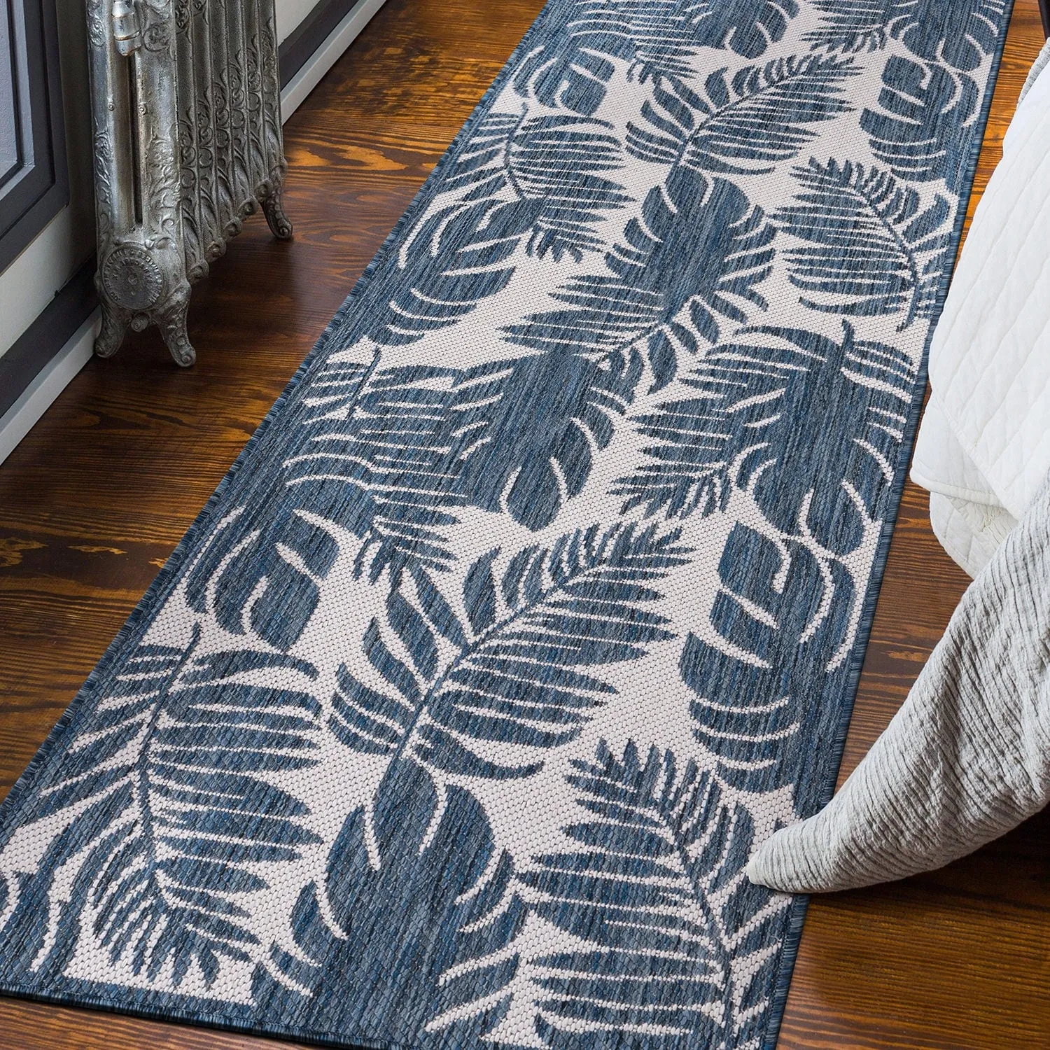 World Rug Gallery Floral Leaves Textured Flat Weave Indoor/Outdoor Area Rug