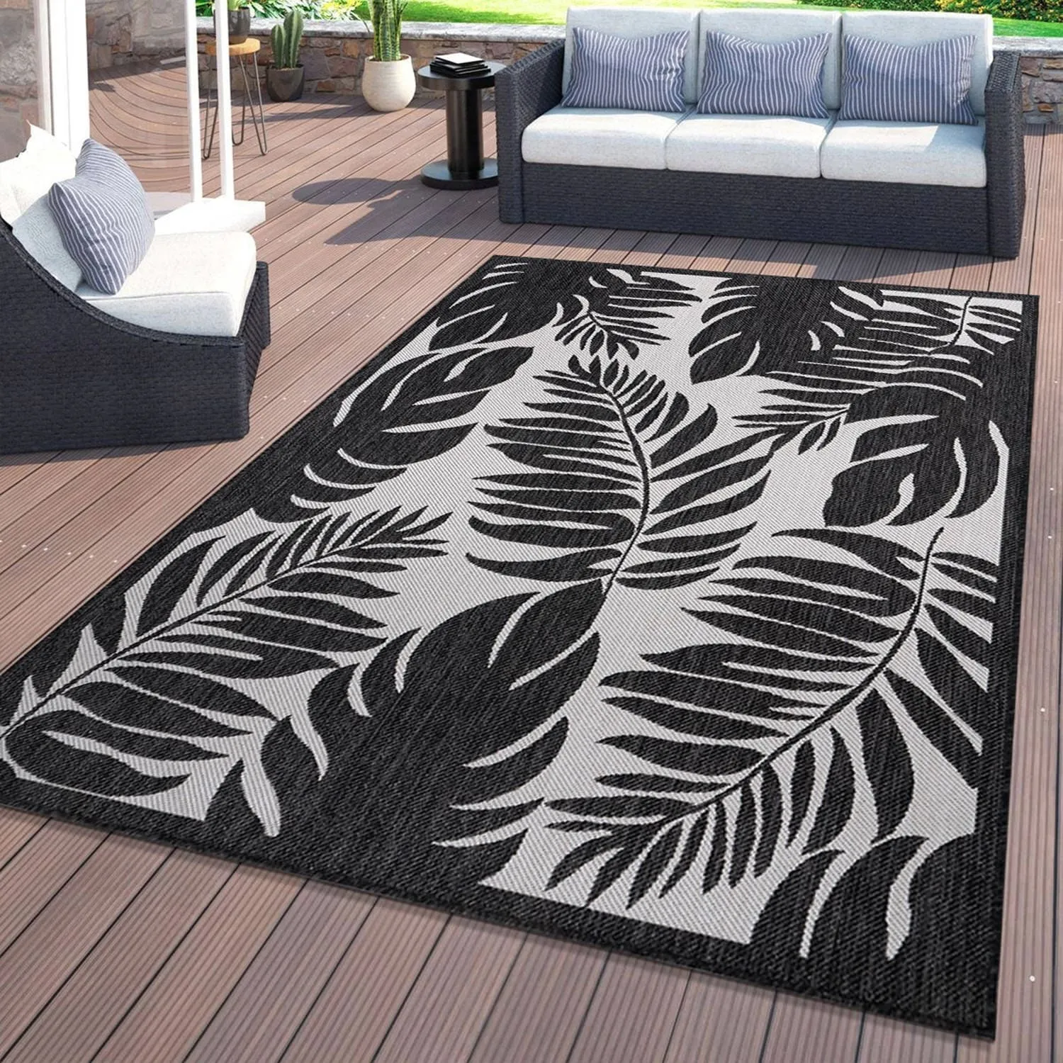 World Rug Gallery Floral Leaves Textured Flat Weave Indoor/Outdoor Area Rug